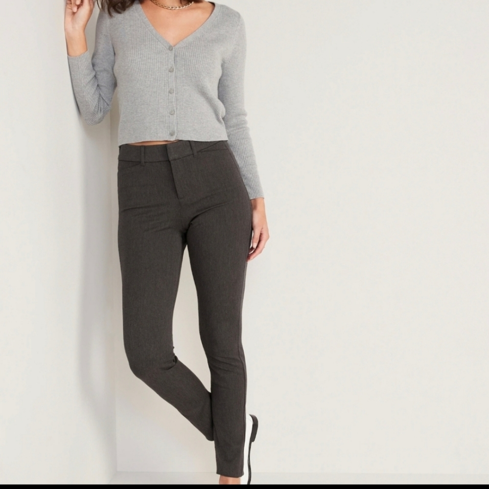 New without tags Old Navy SZ 14 high rise pixie pant in charcoal grey
